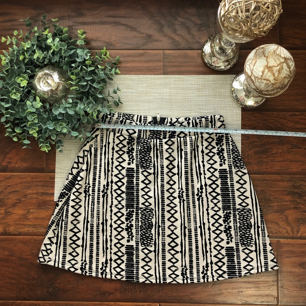 B Jewel Patterned Skirt - Picture 2 of 4